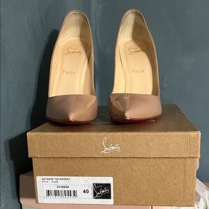 CHRISTIAN LOUBOUTIN: SO KATE - NUDE PATENT LEATHER- SIZE 40- HEAVILY DISCOUNTED